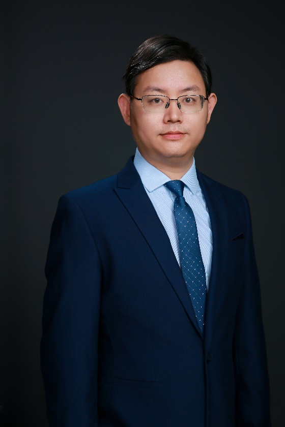 陈洪（竖）.png